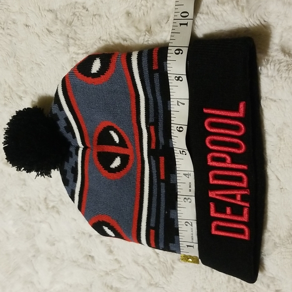 Deadpool Beanie Hat Skully NWOT - Picture 4 of 5